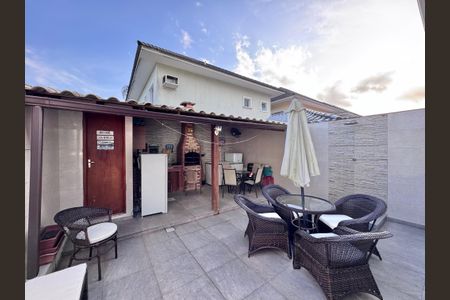Casa de condomínio à venda com 140m², 3 quartos e 1 vaga Casa de condomínio à venda com 140m², 3 quartos e 1 vagaÁrea externa