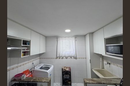 Casa de condomínio à venda com 140m², 3 quartos e 1 vaga Casa de condomínio à venda com 140m², 3 quartos e 1 vagaCozinha e Área de Serviço