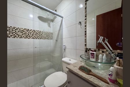 Casa de condomínio à venda com 140m², 3 quartos e 1 vaga Casa de condomínio à venda com 140m², 3 quartos e 1 vagaSuíte - Banheiro