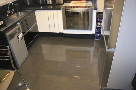 Apartamento à venda com 133m², 4 quartos e 2 vagasCozinha