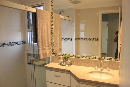 Apartamento à venda com 133m², 4 quartos e 2 vagasBanheiro da Suíte 2