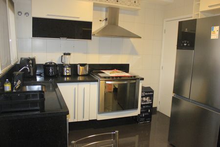 Apartamento à venda com 133m², 4 quartos e 2 vagasCozinha