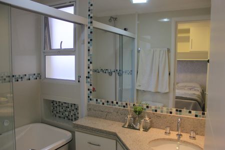 Apartamento à venda com 133m², 4 quartos e 2 vagasBanheiro da Suíte 3