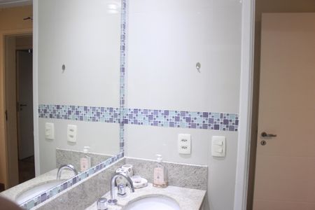 Apartamento à venda com 133m², 4 quartos e 2 vagasBanheiro da Suíte 1