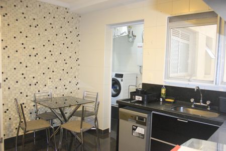 Apartamento à venda com 133m², 4 quartos e 2 vagasCozinha