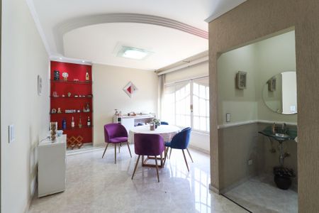 Casa à venda com 288m², 4 quartos e 3 vagas Casa à venda com 288m², 4 quartos e 3 vagasSala 2