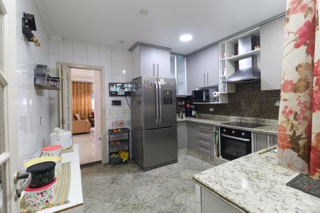 Casa à venda com 288m², 4 quartos e 3 vagas Casa à venda com 288m², 4 quartos e 3 vagasCozinha