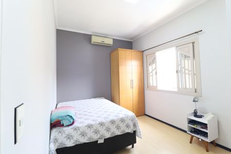 Casa à venda com 288m², 4 quartos e 3 vagas Casa à venda com 288m², 4 quartos e 3 vagasQuarto 1
