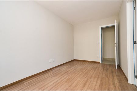 Apartamento à venda com 71m², 2 quartos e 2 vagas Apartamento à venda com 71m², 2 quartos e 2 vagasSuíte