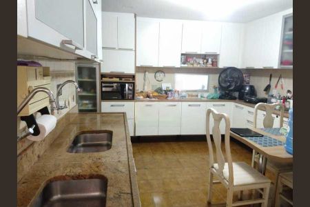 Apartamento à venda com 182m², 4 quartos e 2 vagas