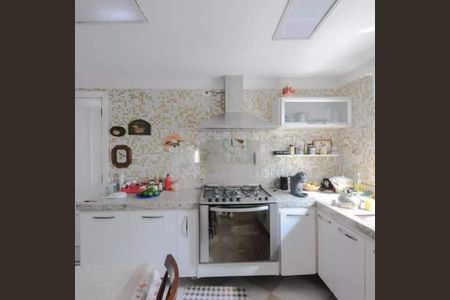 Apartamento à venda com 148m², 4 quartos e 3 vagas