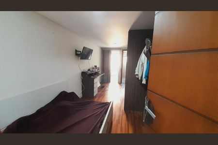 Casa à venda com 4 quartos, 300m² em Vila Santa Clara, São Paulo