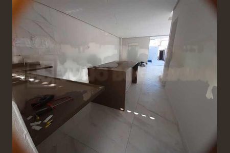 Casa de condomínio à venda com 214m², 4 quartos e 1 vaga