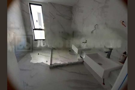 Casa de condomínio à venda com 214m², 4 quartos e 1 vaga