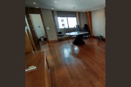 Apartamento à venda com 3 quartos, 183m² em Cerqueira César, São Paulo