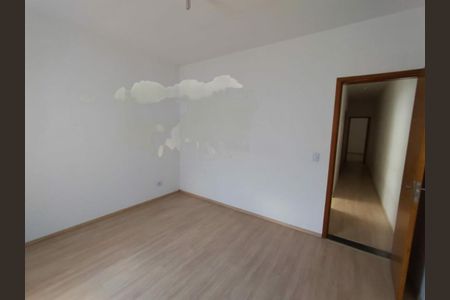 Casa à venda com 3 quartos, 300m² em Vila Granada, São Paulo