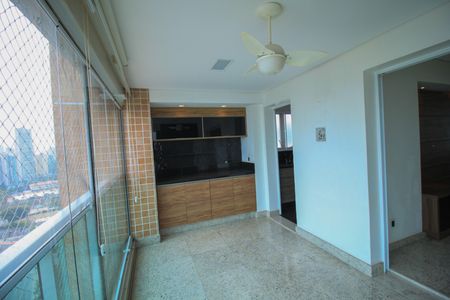 Apartamento à venda com 117m², 3 quartos e 3 vagas Apartamento à venda com 117m², 3 quartos e 3 vagasSala