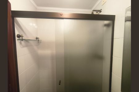 Apartamento à venda com 468m², 4 quartos e 8 vagas Apartamento à venda com 468m², 4 quartos e 8 vagasBanheiro da Suíte 1