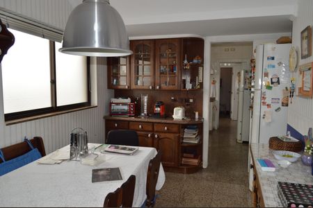 Apartamento à venda com 468m², 4 quartos e 8 vagasCopa