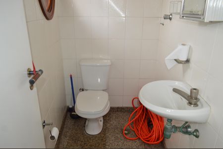 Apartamento à venda com 468m², 4 quartos e 8 vagasBanheiro de serviço