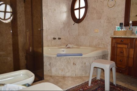 Apartamento à venda com 468m², 4 quartos e 8 vagasBanheiro da Suíte 4 (master)