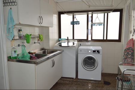 Apartamento à venda com 468m², 4 quartos e 8 vagasÁrea de Serviço