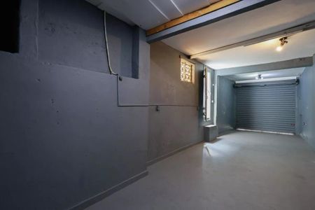 Casa à venda com 945m², 4 quartos e 2 vagas Casa à venda com 945m², 4 quartos e 2 vagasGaragem