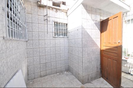 Casa à venda com 60m², 1 quarto e sem vagaQuintal