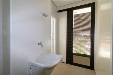 Apartamento à venda com 140m², 3 quartos e 3 vagas Apartamento à venda com 140m², 3 quartos e 3 vagasÁrea de Serviço