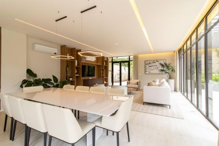 Apartamento à venda com 140m², 3 quartos e 3 vagas Apartamento à venda com 140m², 3 quartos e 3 vagasÁrea comum - Salão de festas