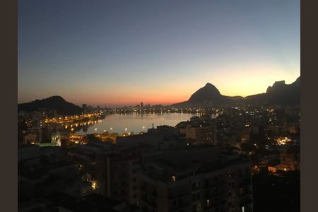 Apartamento à venda com 57m², 1 quarto e 1 vaga