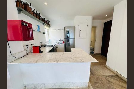 Apartamento à venda com 245m², 4 quartos e 2 vagas