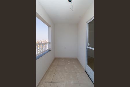 Apartamento à venda com 32m², 2 quartos e sem vaga Apartamento à venda com 32m², 2 quartos e sem vagaSacada/Sala/Cozinha