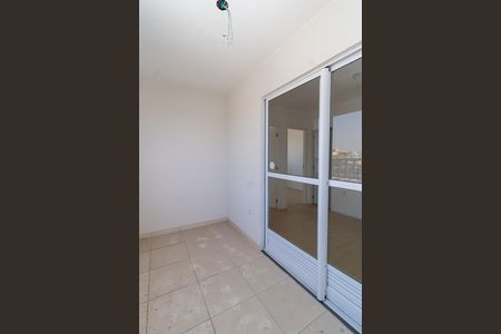Apartamento à venda com 32m², 2 quartos e sem vaga Apartamento à venda com 32m², 2 quartos e sem vagaSacada/Sala/Cozinha