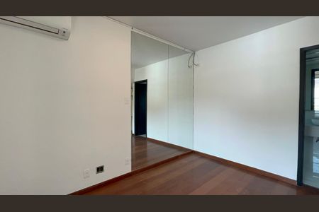 Apartamento à venda com 88m², 2 quartos e 2 vagas Apartamento à venda com 88m², 2 quartos e 2 vagasSuite