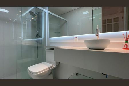 Apartamento à venda com 88m², 2 quartos e 2 vagas Apartamento à venda com 88m², 2 quartos e 2 vagasBanheiro