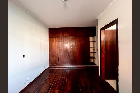 Casa à venda com 300m², 4 quartos e 8 vagasSuíte 4