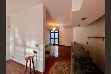 Casa à venda com 300m², 4 quartos e 8 vagasSala