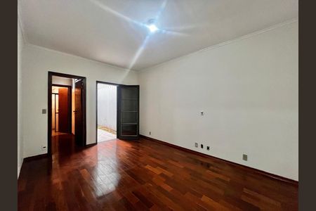Casa à venda com 300m², 4 quartos e 8 vagasSuíte 5