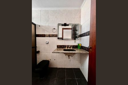 Casa à venda com 300m², 4 quartos e 8 vagasBanheiro da Suíte 4