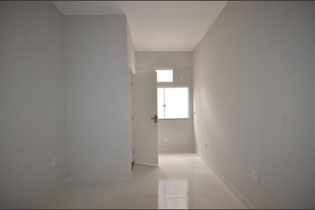 Apartamento para alugar com 70m², 2 quartos e 1 vaga Suite