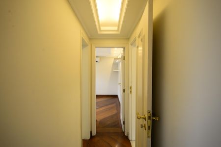 Apartamento à venda com 623m², 4 quartos e 6 vagasCorredor