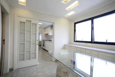 Apartamento à venda com 623m², 4 quartos e 6 vagasCopa
