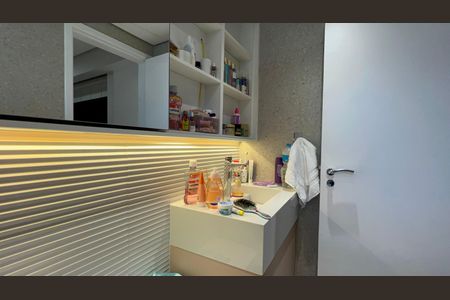 Apartamento à venda com 88m², 2 quartos e 2 vagas Apartamento à venda com 88m², 2 quartos e 2 vagasBanheiro da Suíte