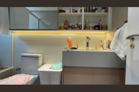 Apartamento à venda com 88m², 2 quartos e 2 vagas Apartamento à venda com 88m², 2 quartos e 2 vagasBanheiro da Suíte