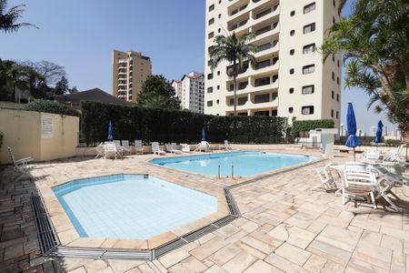 Apartamento à venda com 370m², 4 quartos e 4 vagas Apartamento à venda com 370m², 4 quartos e 4 vagasPiscina
