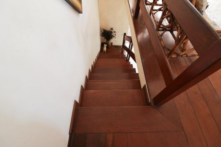 Apartamento à venda com 370m², 4 quartos e 4 vagas Apartamento à venda com 370m², 4 quartos e 4 vagasEscada