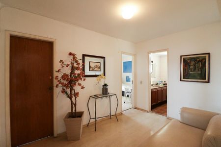 Apartamento à venda com 370m², 4 quartos e 4 vagas Apartamento à venda com 370m², 4 quartos e 4 vagasHall dos Quartos