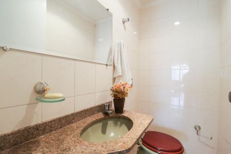 Apartamento à venda com 370m², 4 quartos e 4 vagas Apartamento à venda com 370m², 4 quartos e 4 vagasLavabo 1