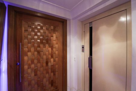 Apartamento à venda com 370m², 4 quartos e 4 vagas Apartamento à venda com 370m², 4 quartos e 4 vagasEntrada